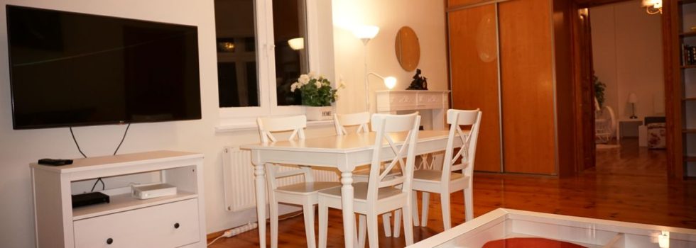 Apartament Sopot Centrum Monciak Stół jadalny